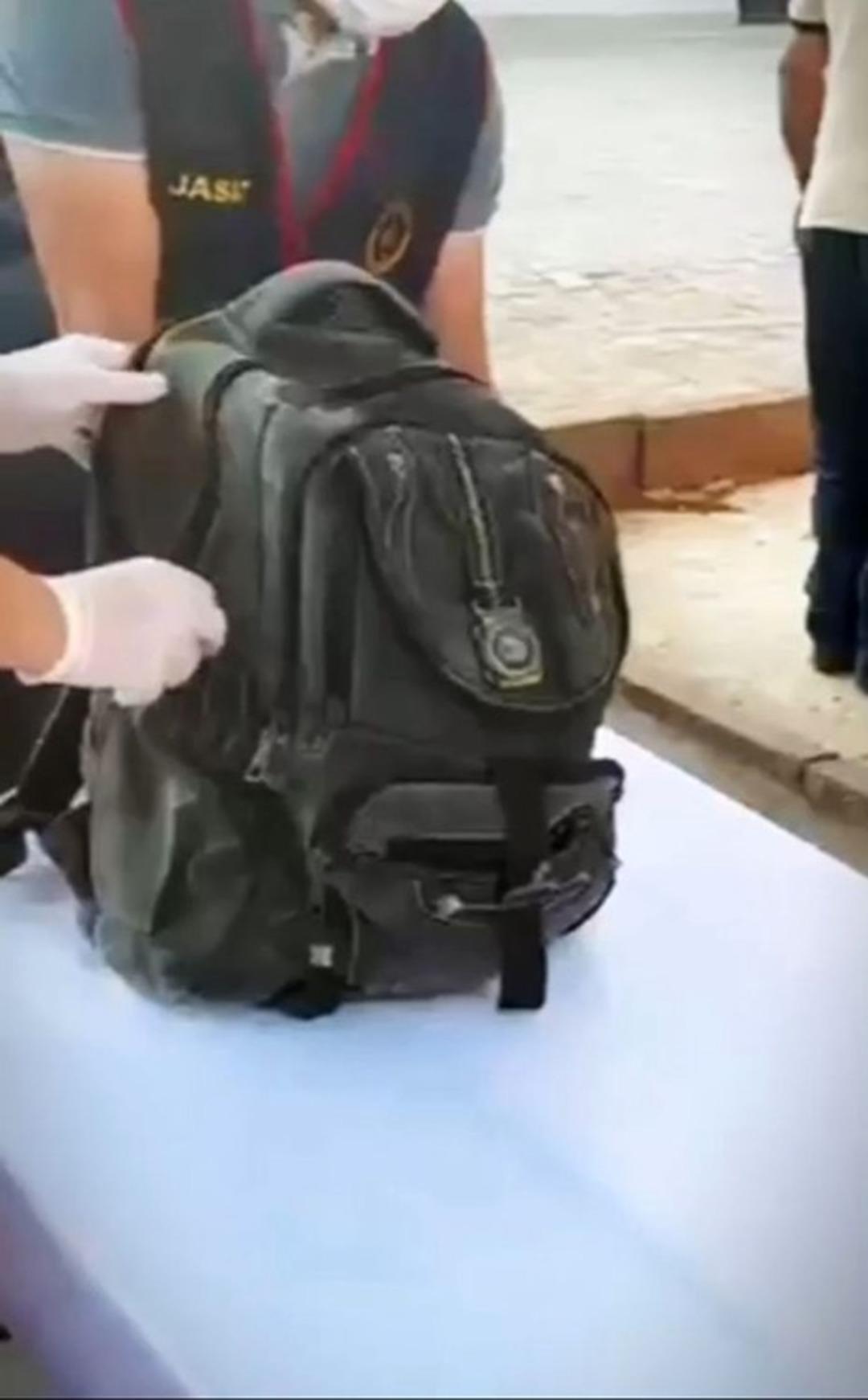 Burdur da sıra dışı operasyon! 60 milyon lira değerinde 201 tüp kobra zehri ele geçirildi 6