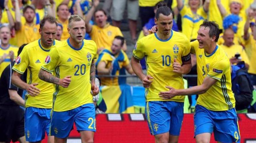 M&uuml;thiş iddia! İbrahimovic Manchester United ile anlaştı