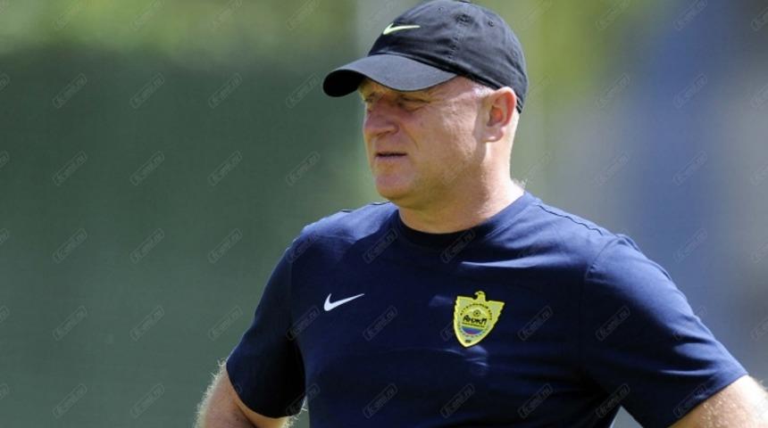 Cek Cumhuriyeti, Pavel Vrba ile yollarını ayırdı