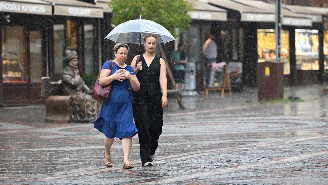 İstanbul’da CB bulutları oluştu! Meteoroloji saat verdi! Sağanak yağış geliyor… 3