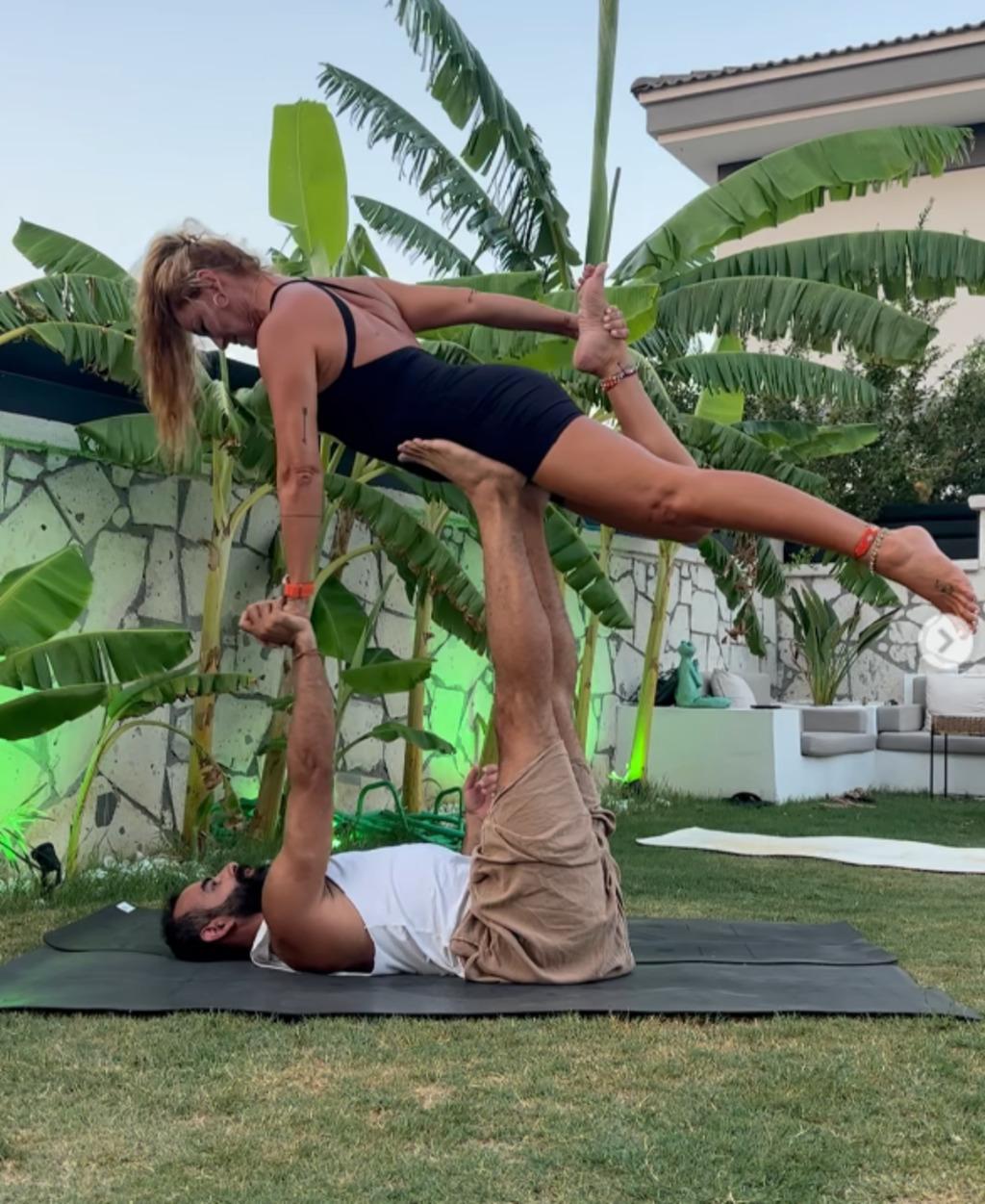 Pınar Altuğ un yoga hareketi gündemde! 