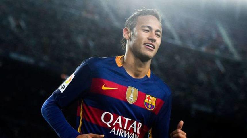 Neymar, 5 yıl daha Barcelona'da