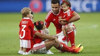 Robson-Kanu: Kaya gibi sağlamız