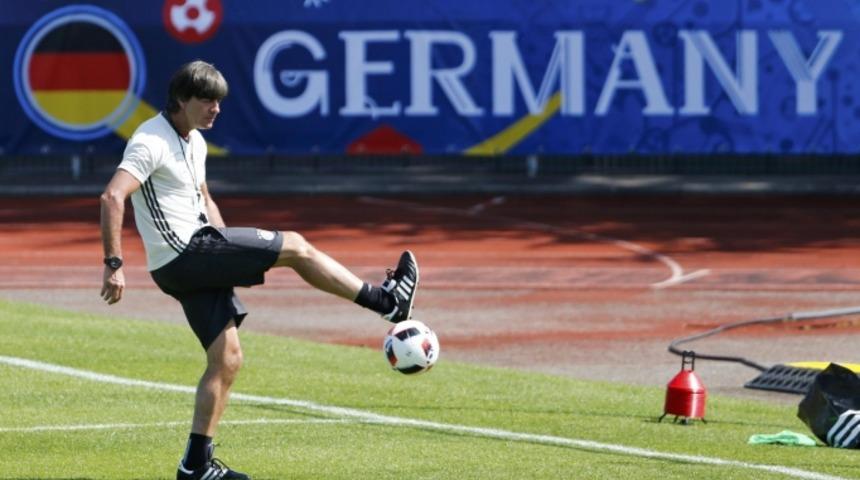 "İtalya sadece savunma takımı değil"