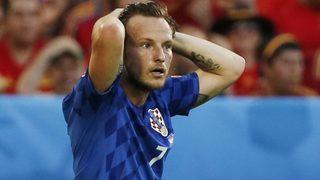 Hırvat yıldız Rakitic'in evini taşladılar!