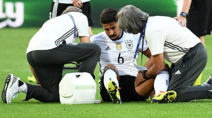 Khedira, sakatlığı sebebiyle Fransa ma&ccedil;ında oynayamayacak!