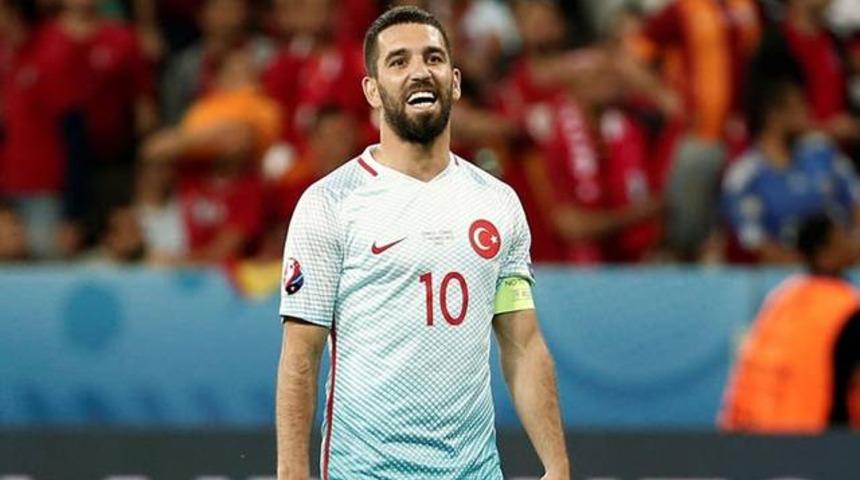 Borussia Dortmund Arda Turan'ı istiyor