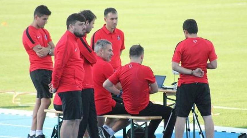 Ersun Yanal bilimsel çalışıyor!