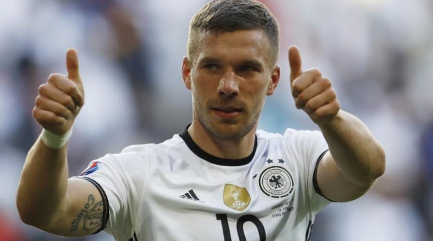 Podolski: "Kupa alırsak milli takımı bırakabilirim"