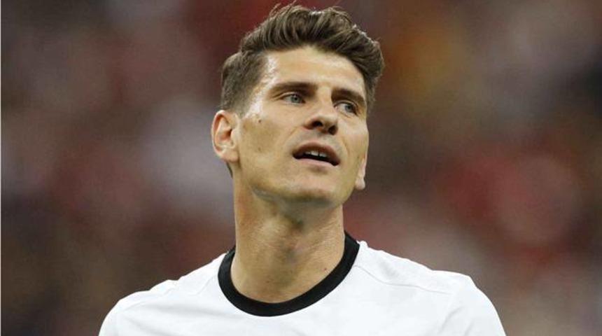 Mario Gomez'den Wolfsburg'a ret
