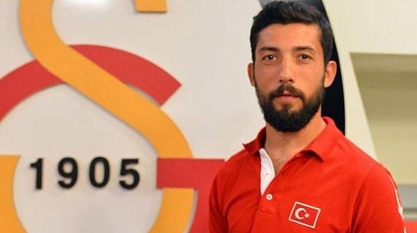 Galatasaraylı sporcu bı&ccedil;aklandı