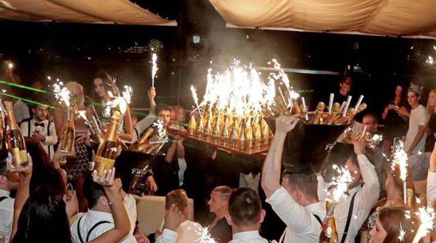 EURO 2016'daki şampanya skandalı cezasız kalmadı