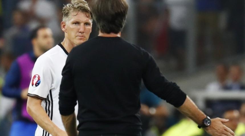 Almanlar, L&ouml;w'&uuml; yerden yere vurdu