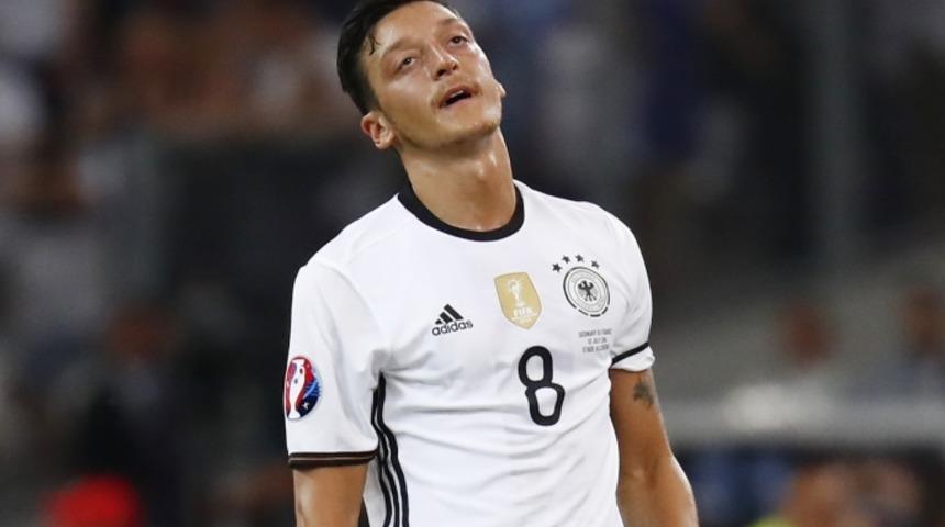 Mesut &Ouml;zil Fransa'yı mest etti!