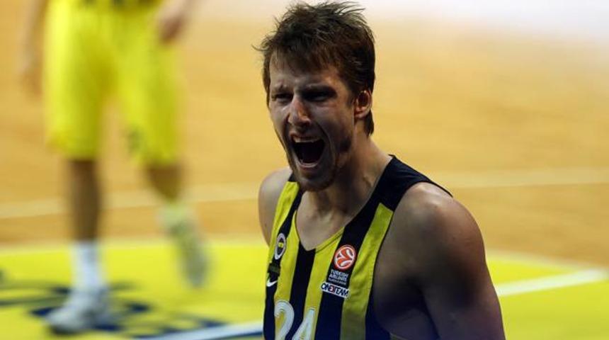 Vesely, Fenerbah&ccedil;e'ye 3 yıllık imzayı attı