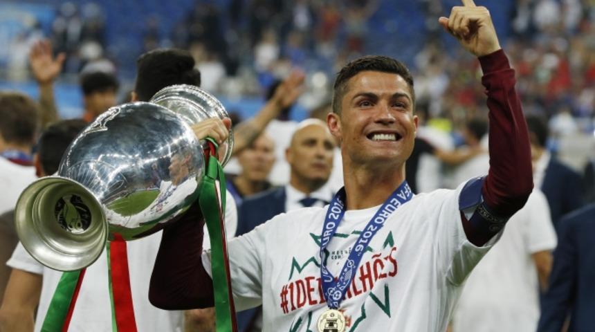 Ronaldo: "Kahin ya da sihirbaz değilim"