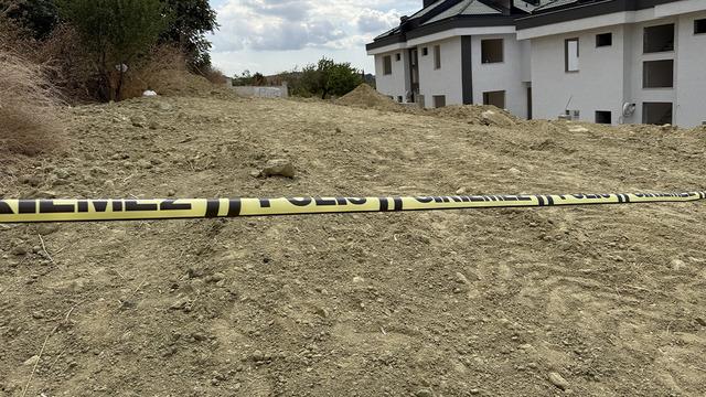 Villa bahçesinde ceset bulundu: '3-4 ay önce gömülmüş'