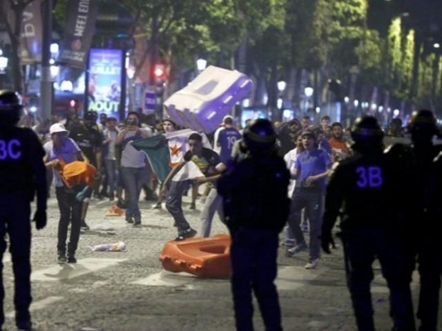 Fransa'da 50 kişi gözaltına alındı