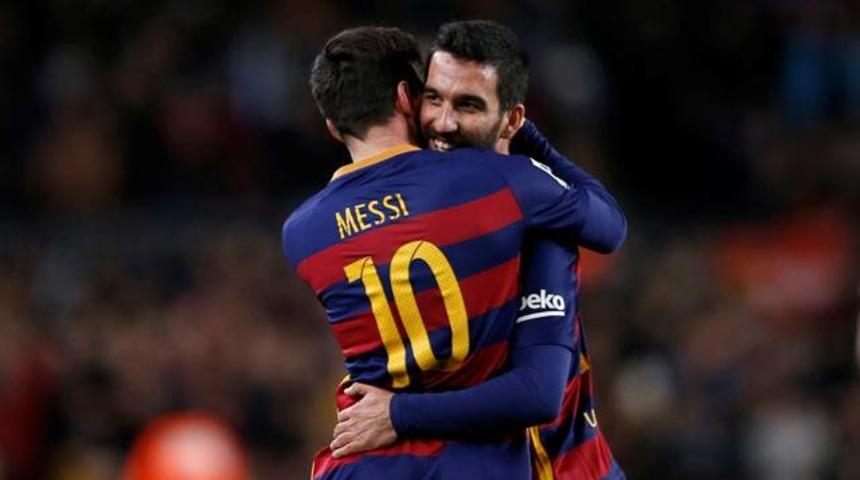 Chelsea Arda Turan'ı istiyor