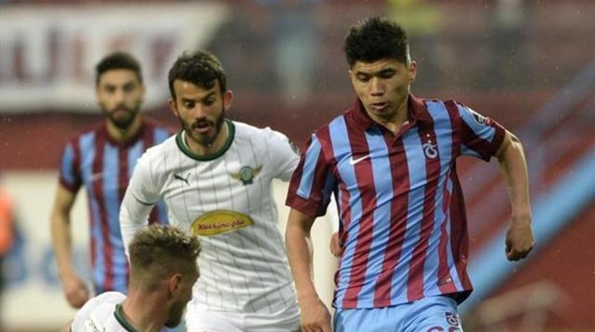 Trabzonspor'da İshak Doğan gönderildi