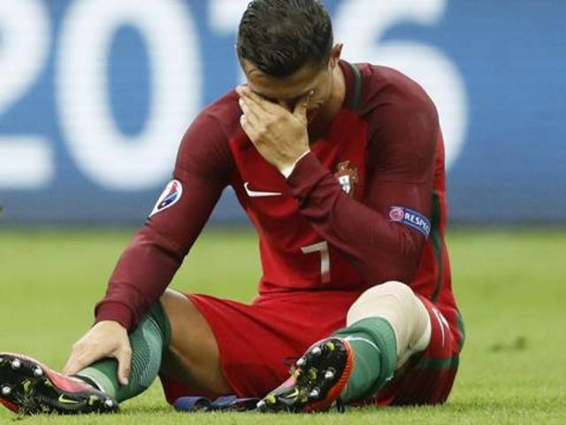 Cristiano Ronaldo şampiyonluk primini kanserli çocuklara bağışladı