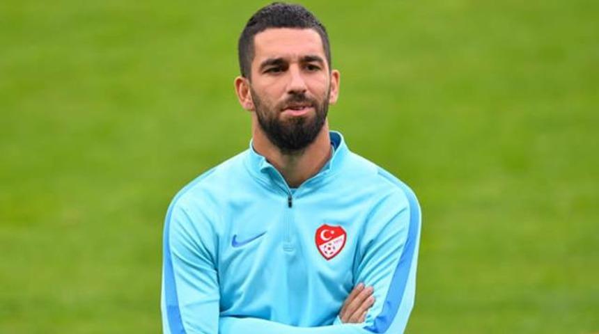 Arda Turan'dan 'Darbe Girişimi' paylaşımı