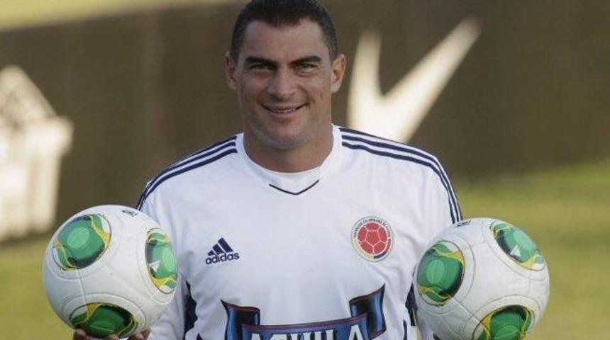 Galatasaray'da Mondragon geri d&ouml;n&uuml;yor