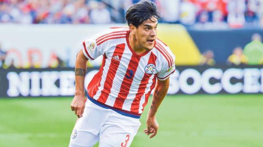 Beşiktaş, Gustavo Gomez'i bitiriyor