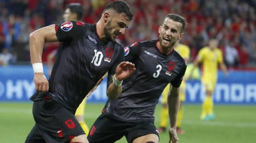 Galatasaray'dan Armando Sadiku bombası!