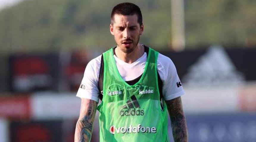 Jose Sosa, Şenol G&uuml;neş'i &ccedil;ıldırttı