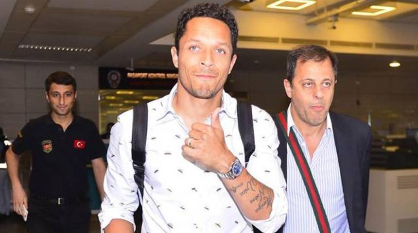 Beşiktaş'ın Adriano transferindeki sır
