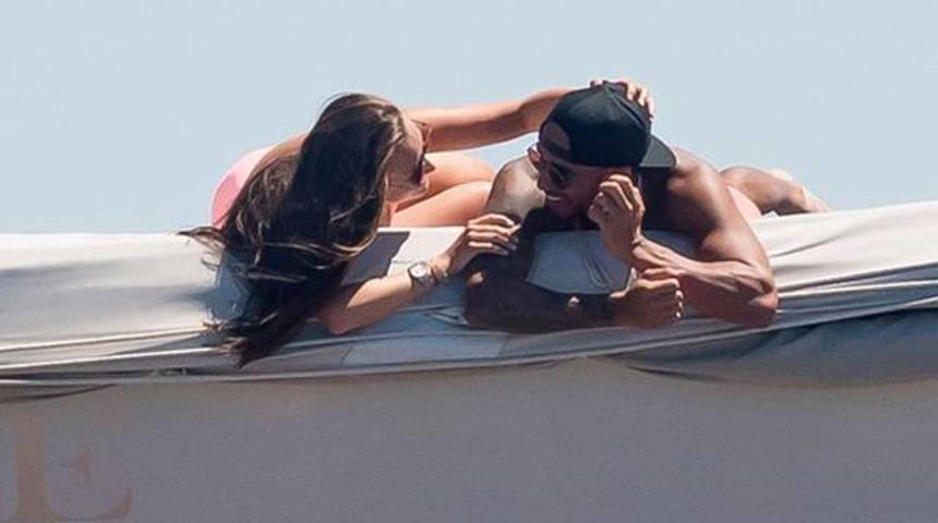 Lewis Hamilton fena yakalandı