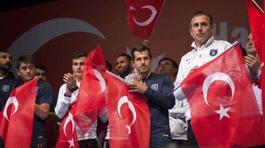 Emre Bel&ouml;zoğlu demokrasi n&ouml;betinde