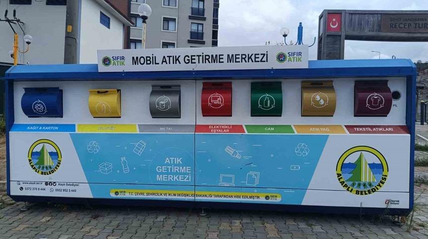 Vatandaş, mobil atık getirme merkezinin dolu olmasına tepki