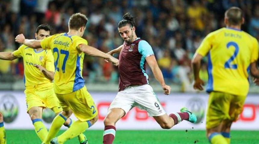 Slaven Bilic'e Avrupa Ligi şoku!