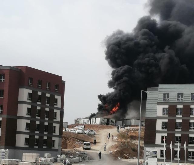 Osmaniye’de inşaat işçilerinin kaldığı konteynerde yangın 2