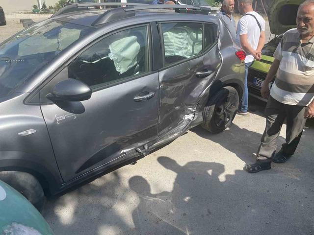 Minibüsle otomobil çarpıştı: 1 yaralı 3