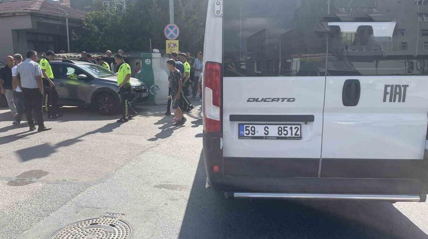 Minibüsle otomobil çarpıştı: 1 yaralı