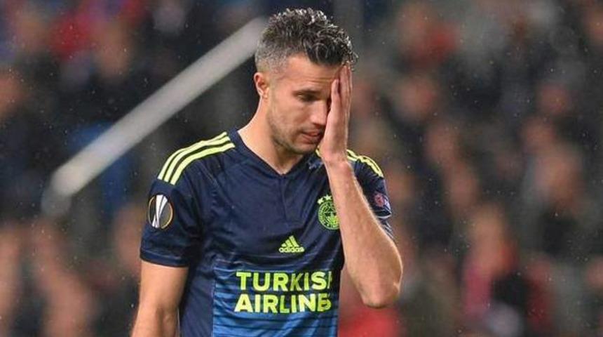 Robin Van Persie'nin sorunları bitmek bilmiyor