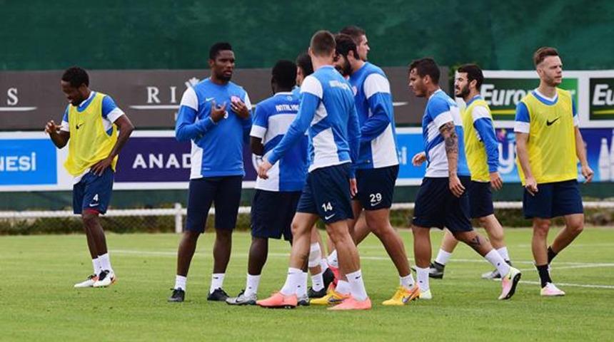 Eto&rsquo;o Antalyaspor antrenmanına &ccedil;ıktı