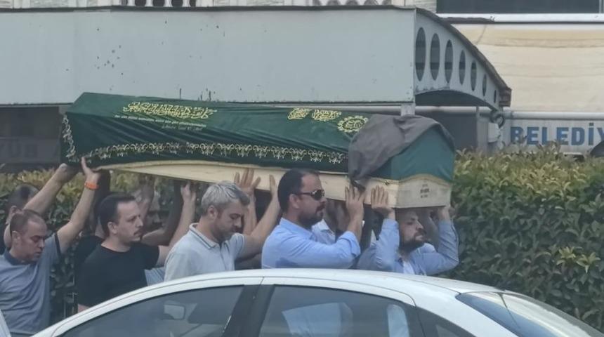 Kreş havuzunda fenalaşan Berra, gözyaşlarıyla toprağa verildi