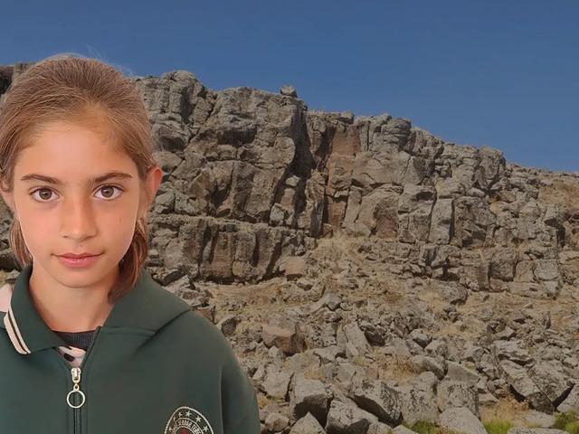 Kayalıklardan düştü denildi, cesedi babasının arabasında bulundu