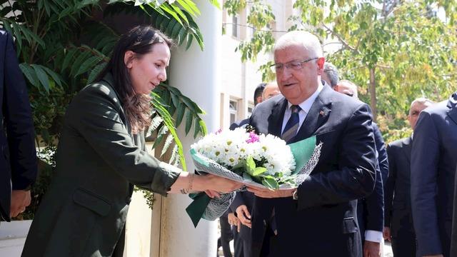 Milli Savunma Bakanı Yaşar Güler, Şırnak'ta şehit ailesini ziyaret etti