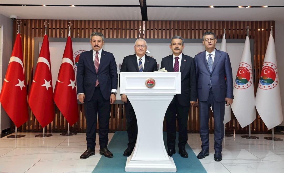 Milli Savunma Bakanı Yaşar Güler, Şırnak ta şehit ailesini ziyaret etti 2