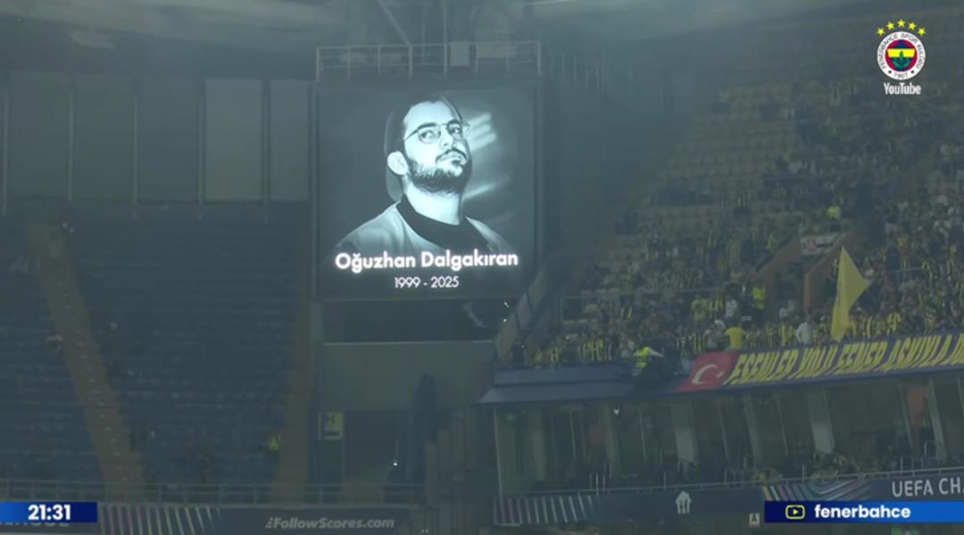 Jrokez kullanıcı adlı Oğuzhan Dalgakıran için Fenerbahçe den duygulandıran paylaşım! Benfica maçı öncesi dev ekrandan veda edildi... 1