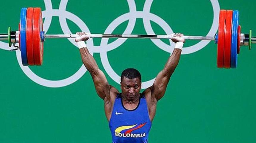 Halterde madalyalar sahibini buldu