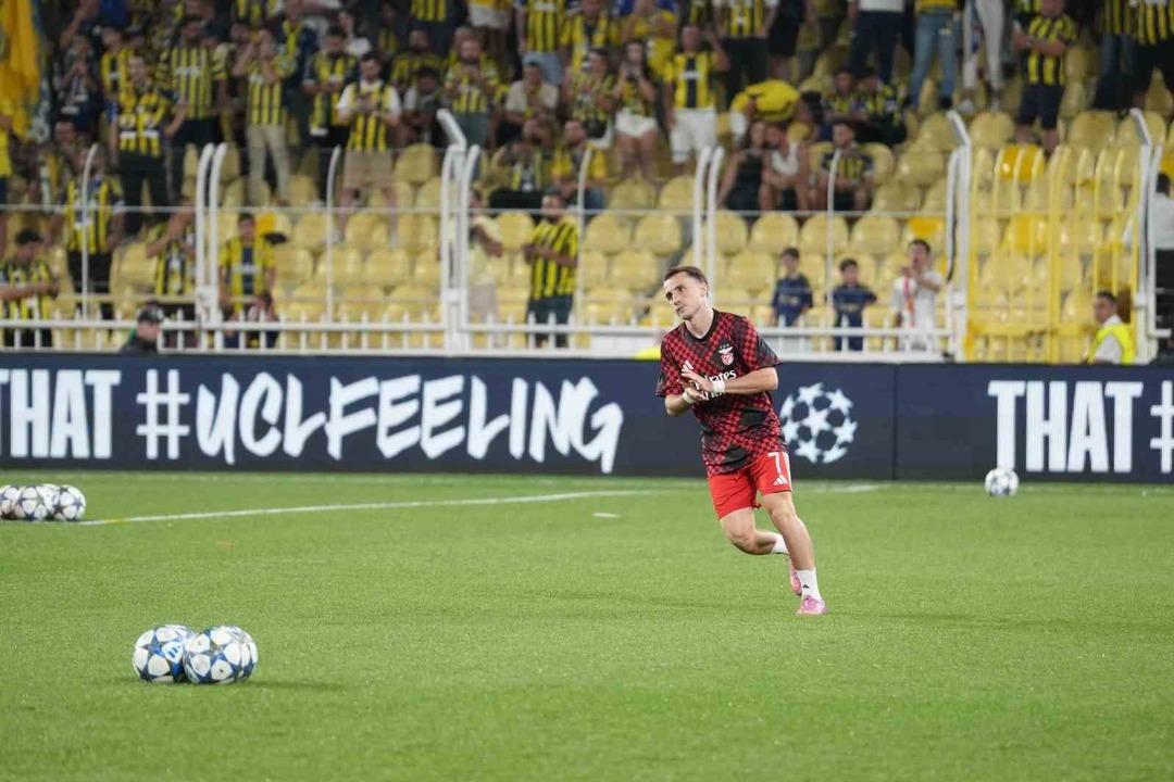 Fenerbahçe Şampiyonlar Ligi nde turu rövanşa bıraktı! Sarı-Lacivertliler Benfica ile 0-0 berabere kaldı... 2