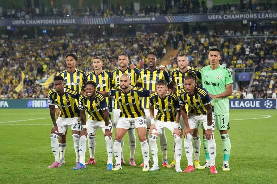 Fenerbahçe Şampiyonlar Ligi nde turu rövanşa bıraktı! Sarı-Lacivertliler Benfica ile 0-0 berabere kaldı... 1