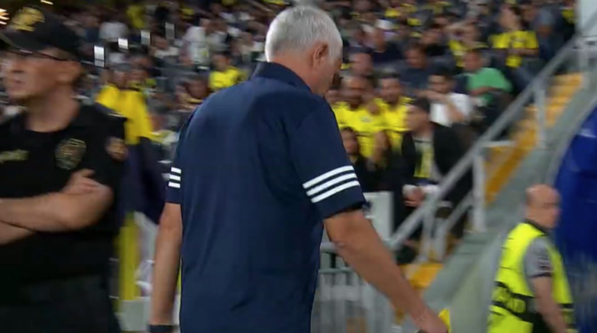 Mourinho'dan flaş hareket... Benfica maçında da yapacağını yaptı! Taraftarlar sosyal medyada tepki gösterdi