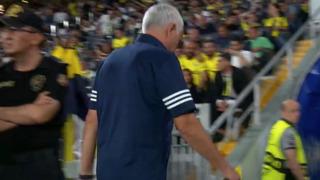 Mourinho'dan flaş hareket... Benfica maçında da yapacağını yaptı! Taraftarlar sosyal medyada tepki gösterdi